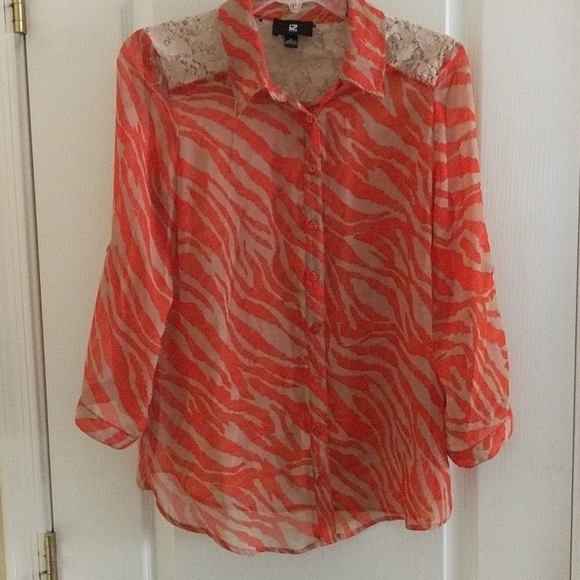 Orange and lace blouse. Size M-L. I Z Byer brand - Picture 1 of 9